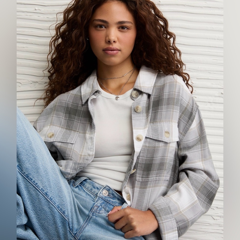 AE•Plaid Button-Up Shirt•Size S•NWT